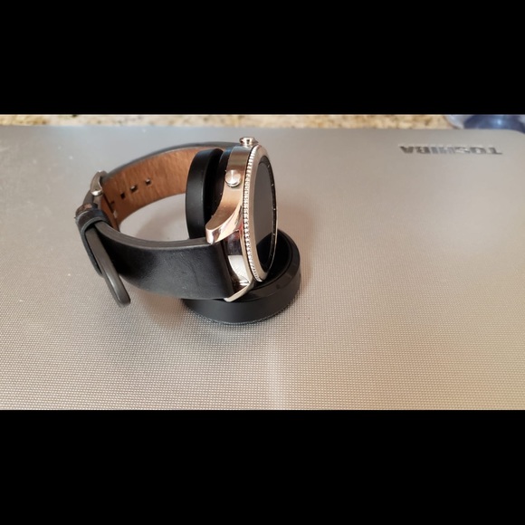 Samsung watch - Picture 2 of 3